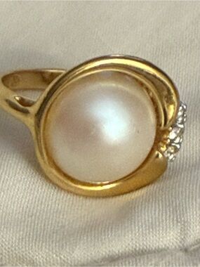 Vintage 18K HGE Asymmetric Faux Pearl & Rhinestone Statement Ring